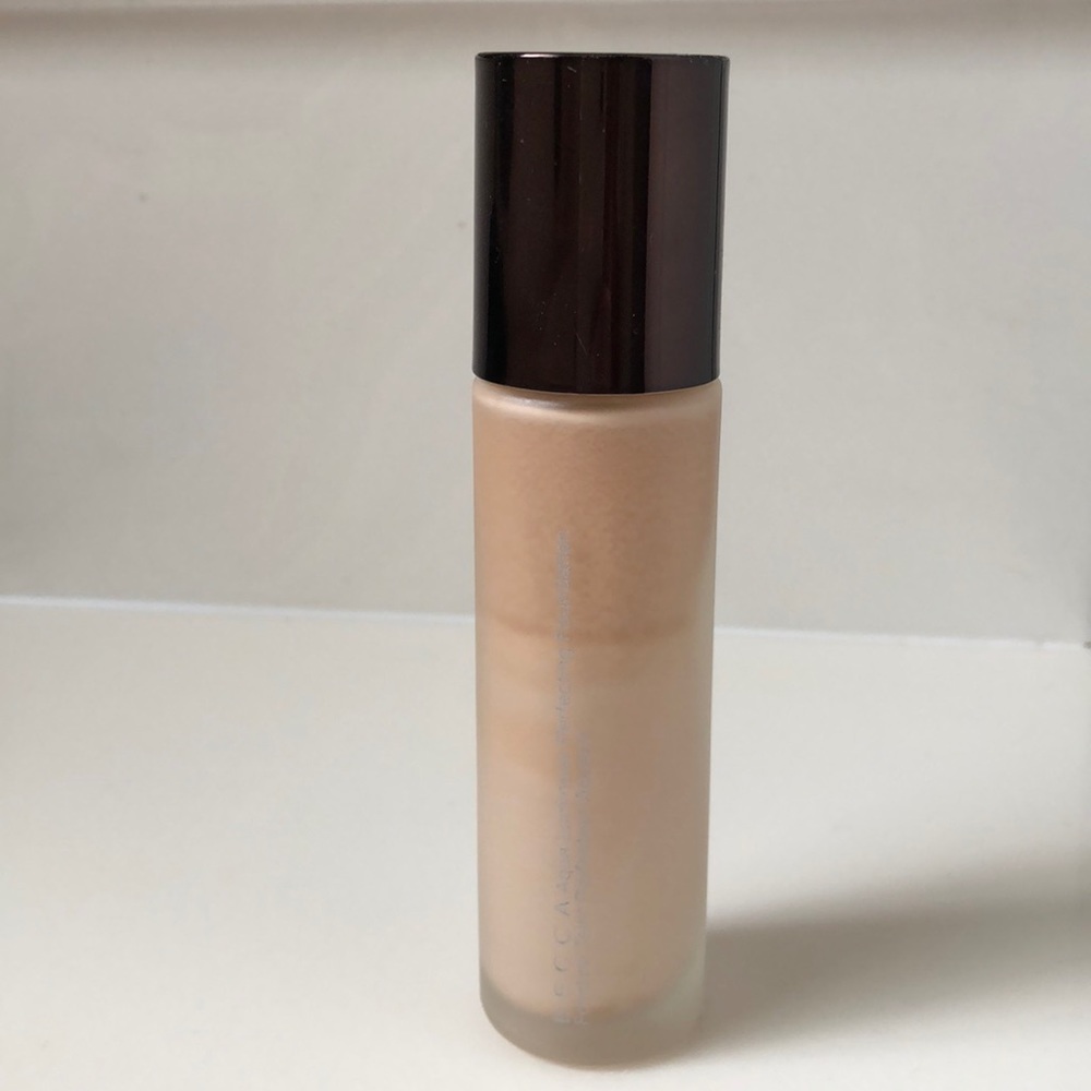 BECCA Aqua Luminous Foundation in Porcelain